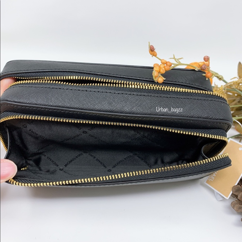 Michael Kors JST Large Double Zip travel pouch - Picture 6 of 7